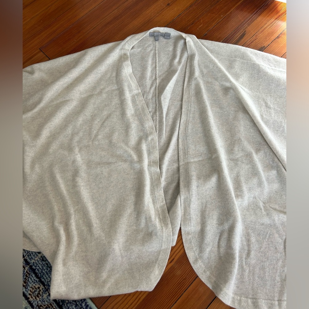 Neiman Marcus 100% cashmere shawl off white/gray